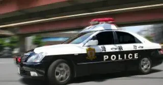 あおり運転してきた白い車が「“あおることに必死で”パトカーに気づかず」警察に捕まるまで