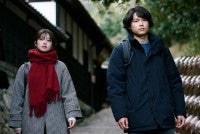松村北斗×今田美桜『白鳥とコウモリ』 被害者の娘と容疑者の息子が禁断の出会い本編映像＆場面写真解禁