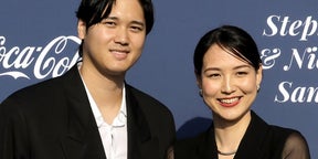 大谷翔平選手、母の日記念の家族ショット公開に反響 長女のベビー服にも注目集まる「もしかして…」