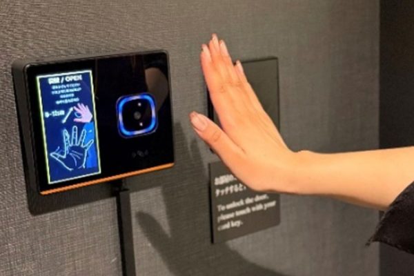 ザ・スクエアホテル銀座、手のひら認証サービス「Gen-pa」を国内宿泊施設初導入女性大浴場の入室管理をカードキーレスに