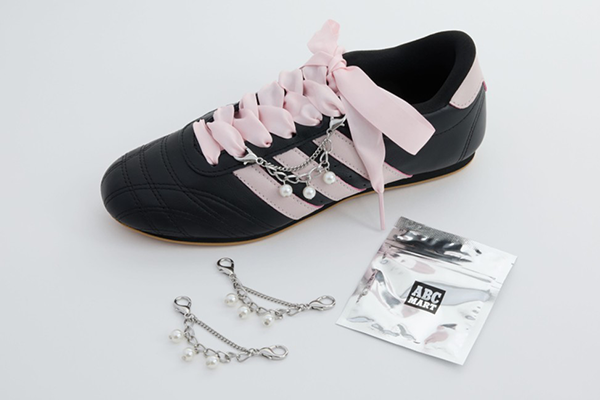 【リボンが可愛い】adidas アディダス デザインスニーカー adidas Originalsにサテンリボンがかわいい限定カラースニーカー