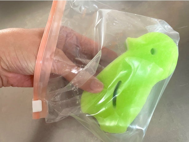 「これぞ神ハック！」キャンプの洗い物も解決。帰りは軽くなる保冷剤の正体が意外すぎ