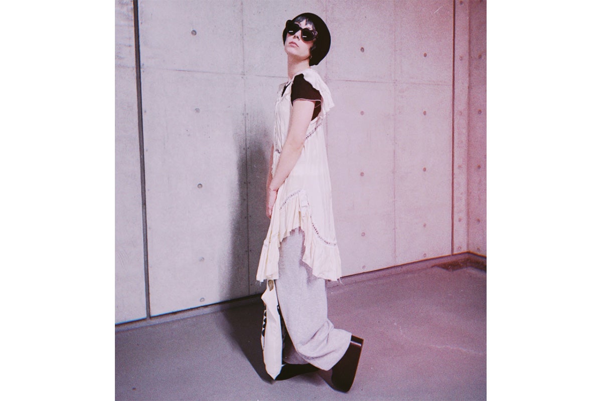 《これまでと違う“タトゥー”が…》『のだめ』俳優の妻アーティスト“ワイルド”近影に反響…過去には手首に入れた夫直筆の“絵柄”が話題に
