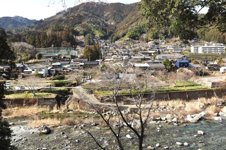 高知・仁淀川どっぷり旅体験記（上）古民家宿、神楽の“意外性”を満喫