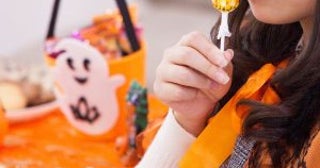 女性25歳、ハロウィンでSNSに水着写真をアップ。彼氏が「何これ？ 気持ち悪い」と修羅場に…――仰天ニュース傑作選