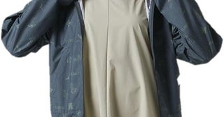 撥水性に優れ、コンパクトに収納できて持ち運びにも便利！スヌーピーデザインがかわいい【ミズノ】のジャケットがAmazonに登場中‼