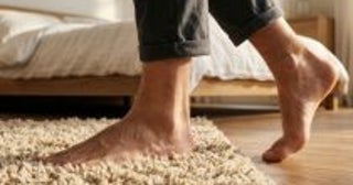 「全身ぶつぶつ、顔はパンパン」で修学旅行から帰ってきた娘。誰にでもありえる、突然ダニアレルギーを発症するリスク【医師監修】