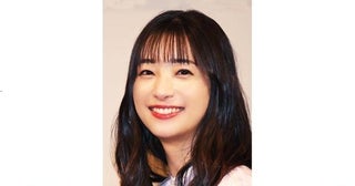 「DOZAN11さんのアパレルブランドを愛用」…足立梨花、柄カーディガンを纏った自撮りショットを公開