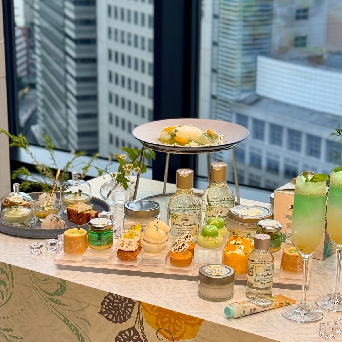 キンプトン新宿東京×SABONのコラボアフタヌーンティー！華やかな香りとナチュラルな世界観をスイーツに