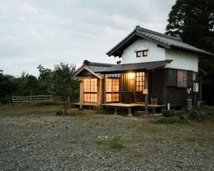 「自分で家を建てて夫と別居した」58歳女性の波乱万丈な歩み。一時は借金1億円を背負うも「不安はなかった」