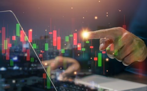 父が退職金2000万円をそのまま投資信託に回したと聞き、家族みんなで驚きました。老後資金として、その運用方法は大丈夫なのでしょうか？