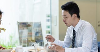 部長が毎日1000円以上のランチを食べていて羨ましい！ やはり「管理職」になるとかなり稼げるのでしょうか？