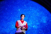 小林賢太郎作・演出『オールトの雲 ～天文台の大問題～』開幕それぞれの居場所と向き合う普通の人々を描く“アカデミック・コメディ”