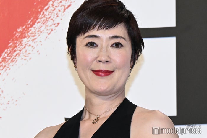 寺島しのぶ、結婚18年目の夫からのサプライズ公開「ロマンチックすぎる」「ずっと愛されてて羨ましい」と反響