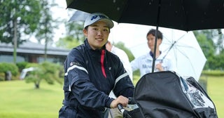 チーム日本は5打差3位に後退岩永杏奈は3日連続の60台で個人戦首位/トヨタジュニア女子