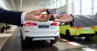友人からBMWを「100万円」でもらえることに。車代は安くなりますが、今後の「維持費」はかなりかかるでしょうか？
