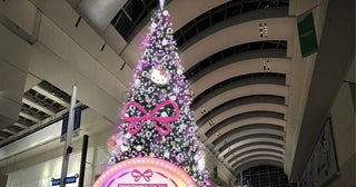 クイーンズスクエア横浜でクリスマスイベント開催50周年を迎えた「ハローキティ」とコラボ