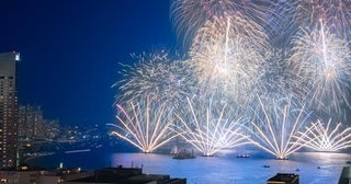 【2026最新】みなとみらいフェスティバル花火大会はどこから見るのが正解？無料でも見られる？混雑回避ルートや屋台情報を徹底解説