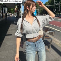 171cm“人気ABEMAアナウンサー”、ミニ丈トップス×デニムパンツ姿を披露「完璧なスタイル」「へそ出し可愛い」