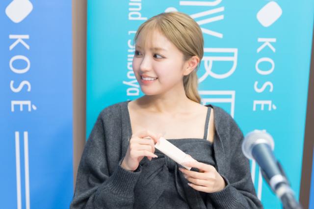 香音「ツヤ感が本当に大好き」「私は乾燥肌なので…」メイクをするときのこだわりは？