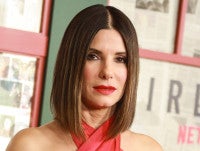 サンドラ・ブロック、母の日に子どもたちと写るレア写真公開