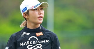 金田久美子が今季をともに戦う新しいキャディバッグをお披露目 カラフルなデザインをファンも絶賛 「やっぱ、これくらいド派手がいいです」