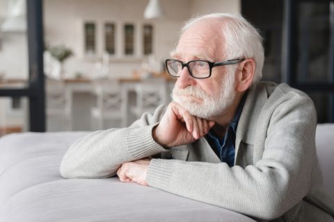 50代の平均貯蓄は「1147万円」!? わが家は定年直前で「貯蓄ゼロ」だけど、同じような世帯はどのくらい？ これからできる対策もあわせて解説