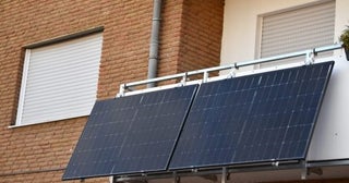 太陽光パネルの買い換えは高額だと思うのですが、それに見合うメリットはあるのでしょうか？ また、補助金などは出ないのでしょうか？