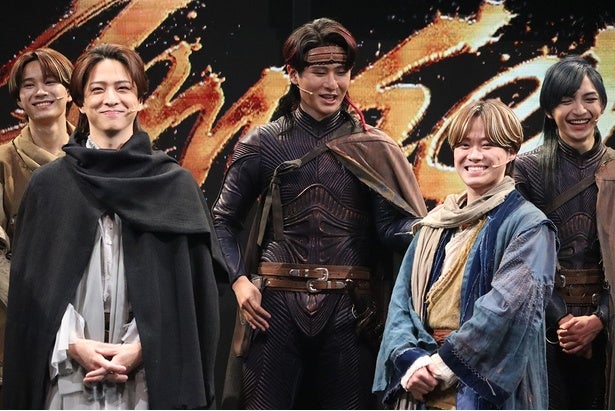 大橋和也＆寺西拓人、W主演の舞台が開幕クリエイティブプロデューサー・加藤シゲアキ「夜が明けるようなエンタメを」＜AmberS -アンバース-＞