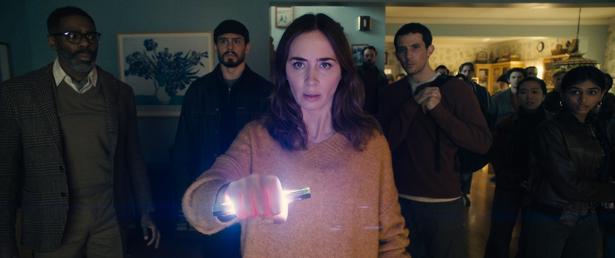 スティーヴン・スピルバーグ監督最新作『ディスクロージャー・デイ』緊迫アクション、UAP、ミステリーサークルなどを捉えた場面写真が大放出！