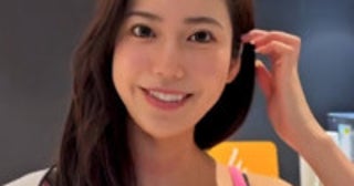 “令和の峰不二子”阿部なつき25歳、美肩タンクトップ姿が「スタイル抜群」「ウエスト凄い」