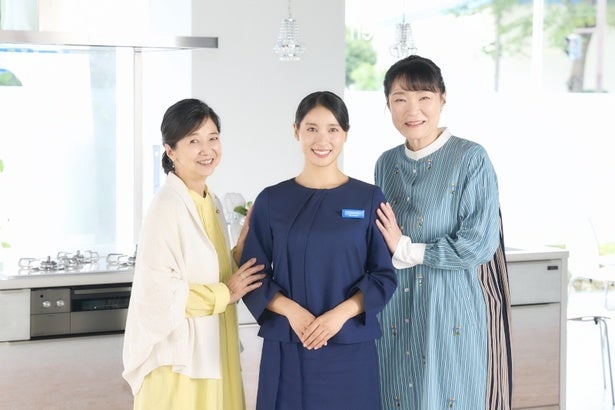 土屋太鳳、姉弟共演で兄弟喧嘩!?共演の宮崎美子＆久保田磨希に“大人”の秘訣を相談タカラスタンダード新CMインタビュー公開