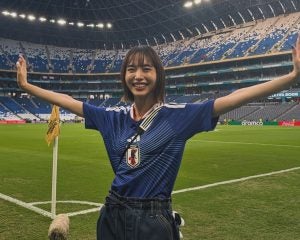 「薄っぺらすぎ」人気女性タレントを「にわか」と叩くサッカーファンが、W杯の“最大の価値”を見失っているワケ