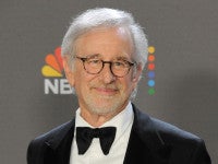 スピルバーグ監督、『007』監督を希望するも断られ続けた過去今依頼されたら？ に“復讐”コメント