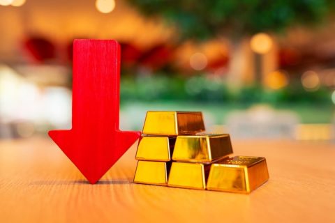金価格は一時「2万9000円」だったのに「2万3000円」に下落…損失が“60万円”出たけど「安全資産」なのに、なぜ急に下がったのですか？ まだ下がるなら、買わないほうがいいでしょうか？