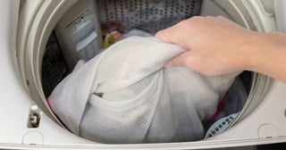 電気代も上がるし、洗濯のすすぎを「1回」にして節約しようと思っています。月々の水道代はいくら変わりますか？