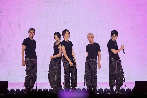 NCT 127、5回目のワールドツアーがソウルで開幕「10周年は終わりではなく新たな始まり」3日間全席ソールドアウト