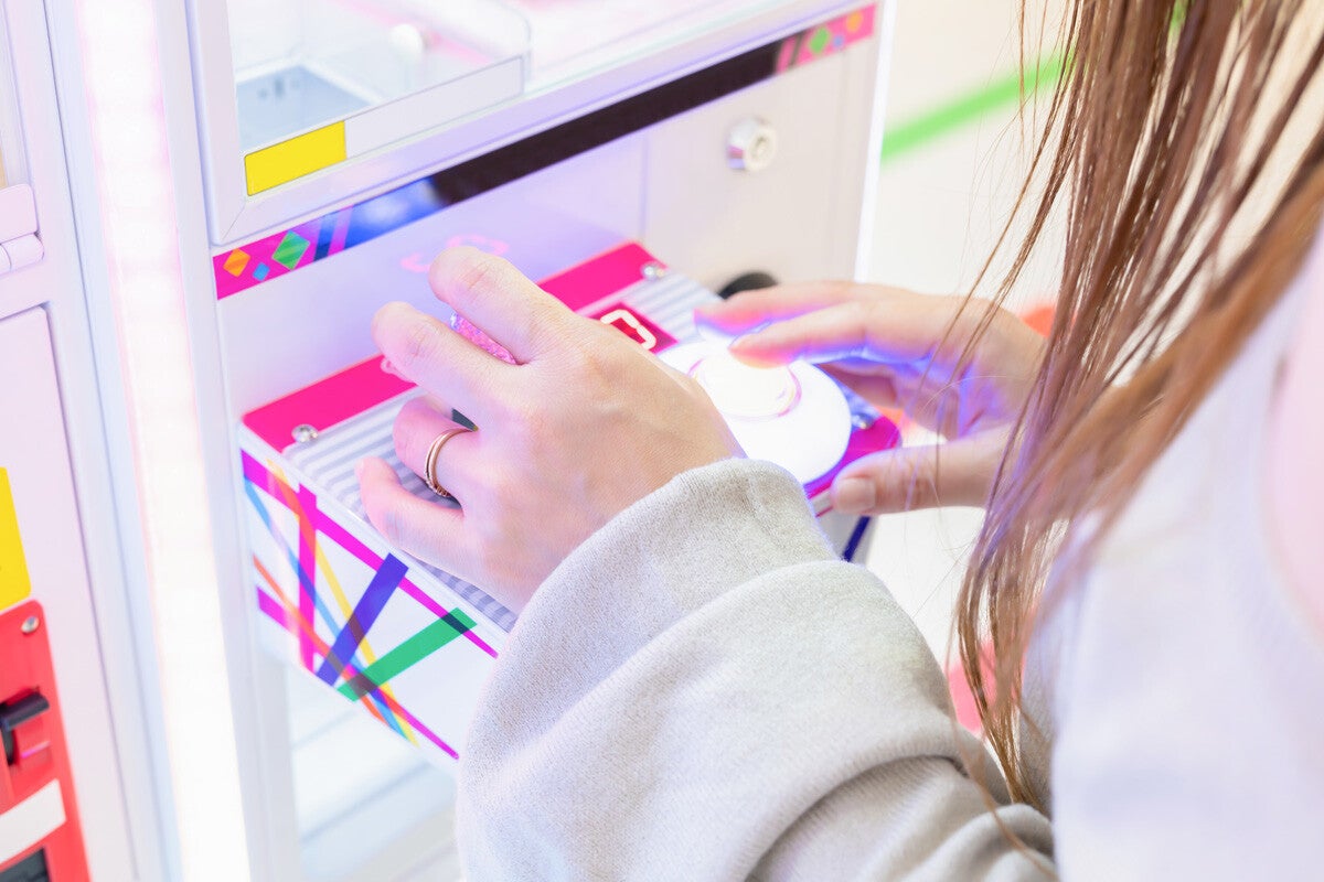 コンビニ"ゲーセン化"の最新実態すでに全国約3000店舗！利用客＆働く人の声は？