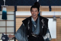 『豊臣兄弟！』第26回 “小一郎”仲野太賀と“秀吉”池松壮亮、“信長”小栗旬たちを長浜城に招く
