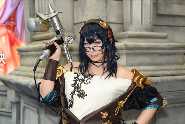 「武器の重厚感＆太ももを魅力的に見せることを意識しました」コスプレイヤーたちのこだわり＜グラブルフェス＞