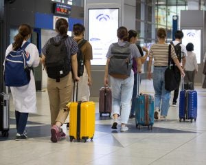 “困っている外国人女性”に“片言の英語”で話しかけた駅員に訪れた悲劇「かわいそうで見ていられませんでした」――大反響セレクション