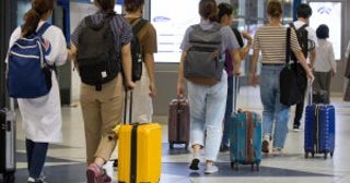 “困っている外国人女性”に“片言の英語”で話しかけた駅員に訪れた悲劇「かわいそうで見ていられませんでした」――大反響セレクション