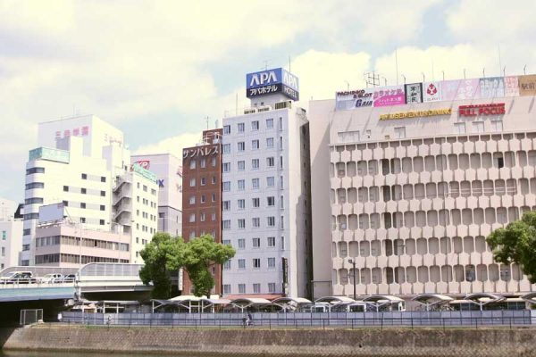 アパホテル〈広島駅前〉を建て替え、隣接ホテルと一体で2027年再オープン