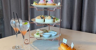 名古屋の街を見下ろしながら、桃尽くしを満喫。JRゲートタワー「Johnnie’s Brasserie」の桃アフタヌーンティーを体験