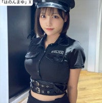 147cm現役アイドル、ミニスカポリス姿の抜群プロポーションにネット衝撃グラビアも話題