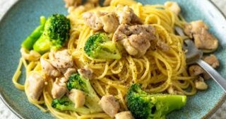 “洗い物ほぼゼロ”を目指す！フライパンひとつで完成する「ガリバタチキン」「豚キムチクリーム」パスタ