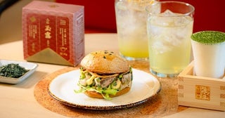 玉露の味わいがバーガーに！山本山×キャプション by Hyatt 兜町 東京でコラボメニュー提供中