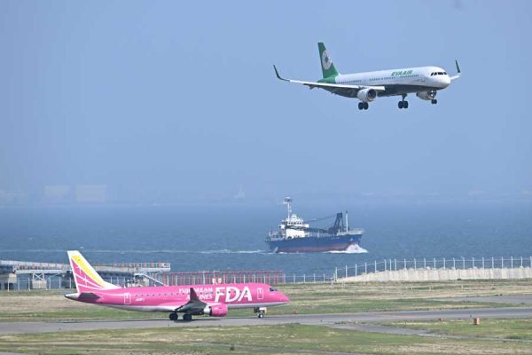 エバー航空、神戸〜台北/桃園線の増便運航継続冬スケジュールも週10往復