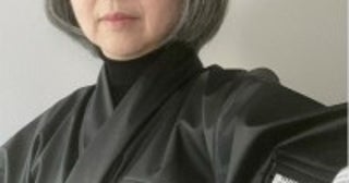 近藤サト、世にも珍しい“ライダース着物”姿を披露し「かっこいい」と反響