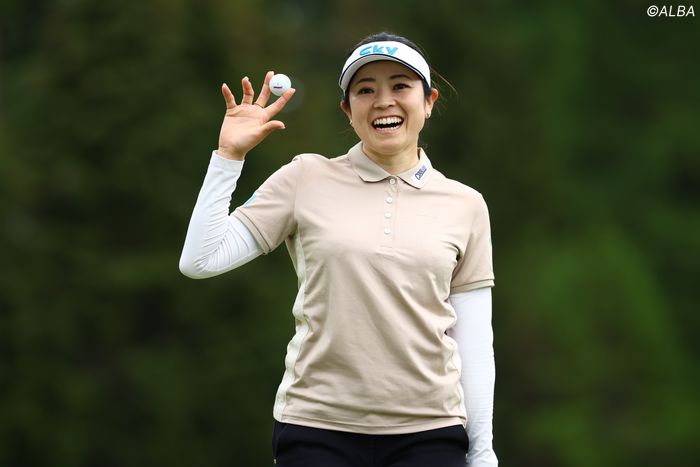 仲宗根澄香が単独首位発進三ヶ島かなら2位、倉林紅は29位